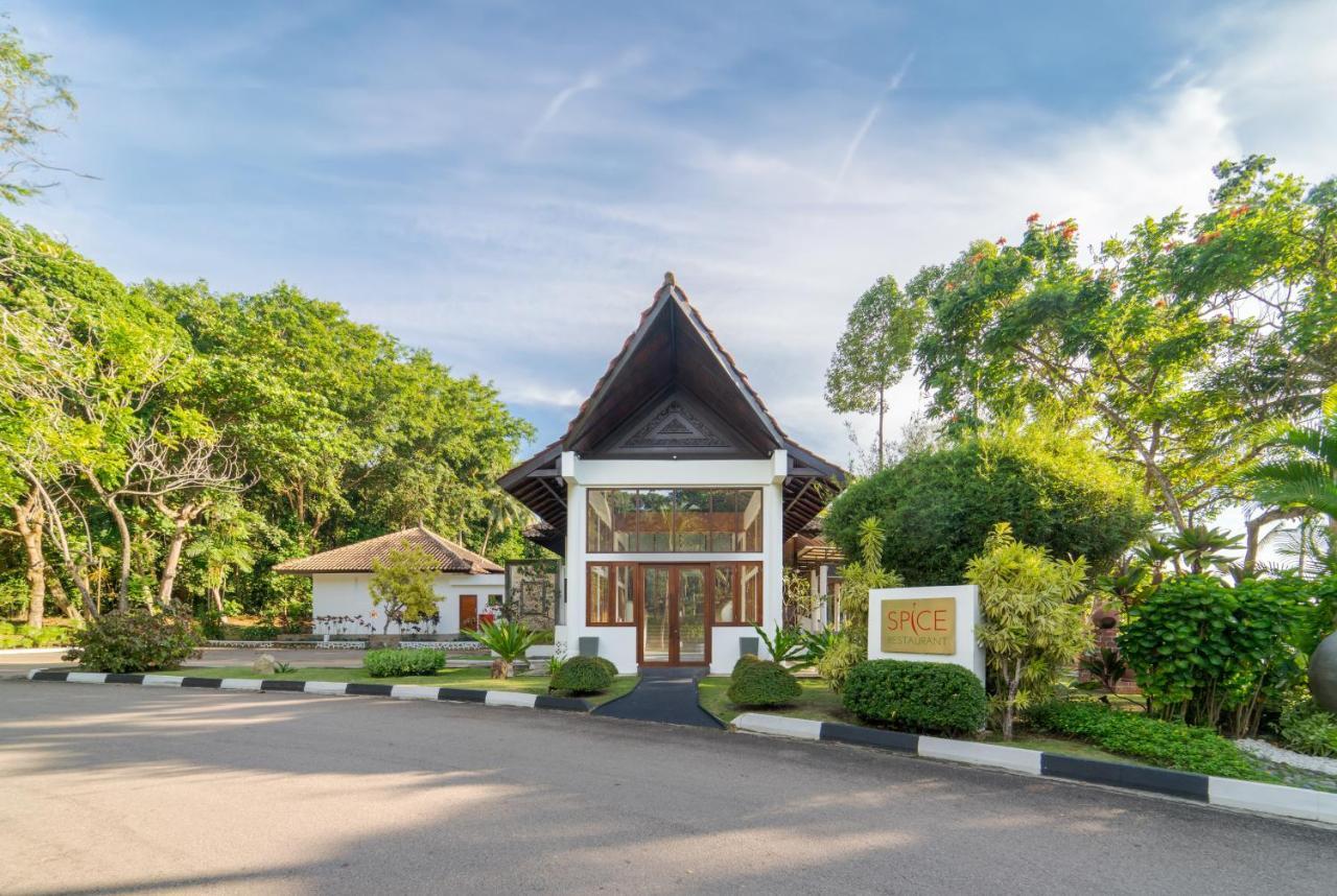 Nirwana Resort Hotel Lagoi Esterno foto