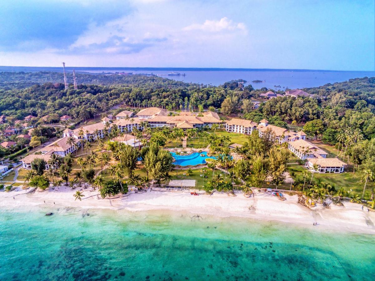 Nirwana Resort Hotel Lagoi Esterno foto